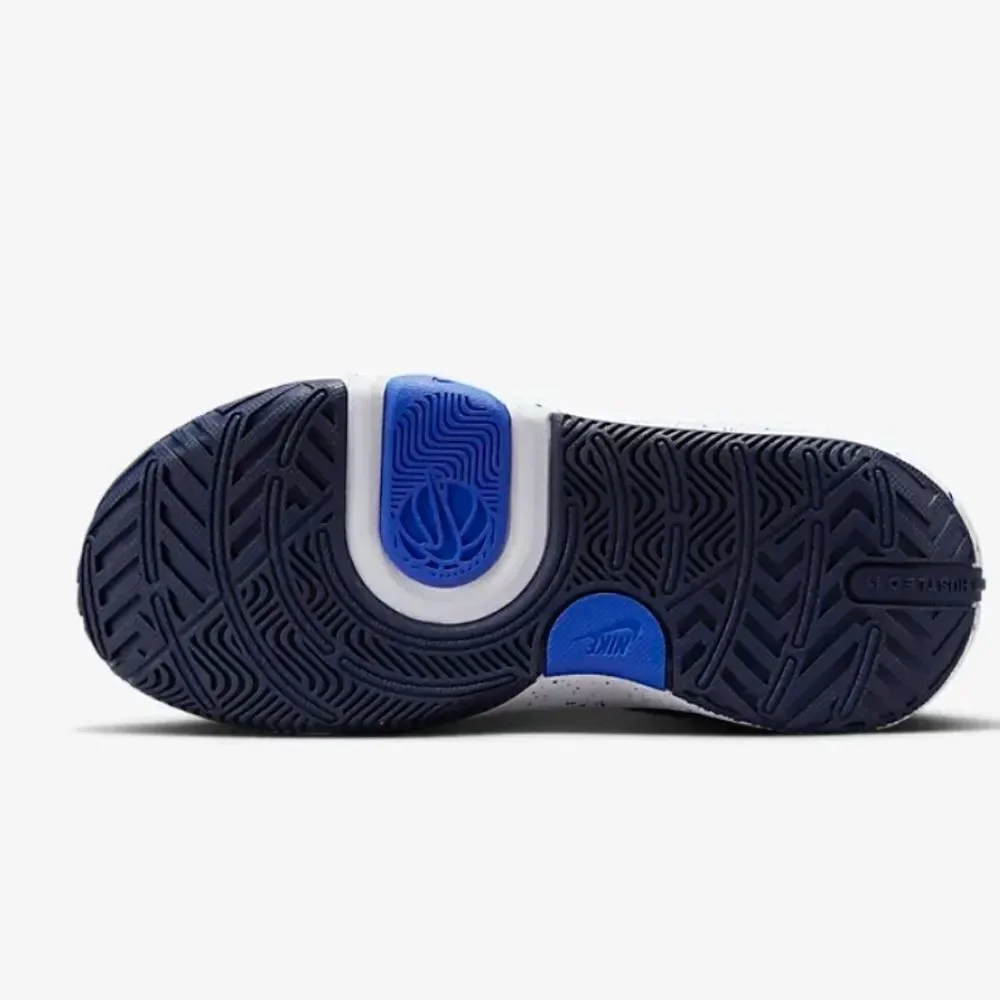 Nike Team Hustle D 11 ,size 5Y